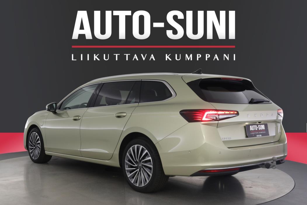 SKODA Superb 2025