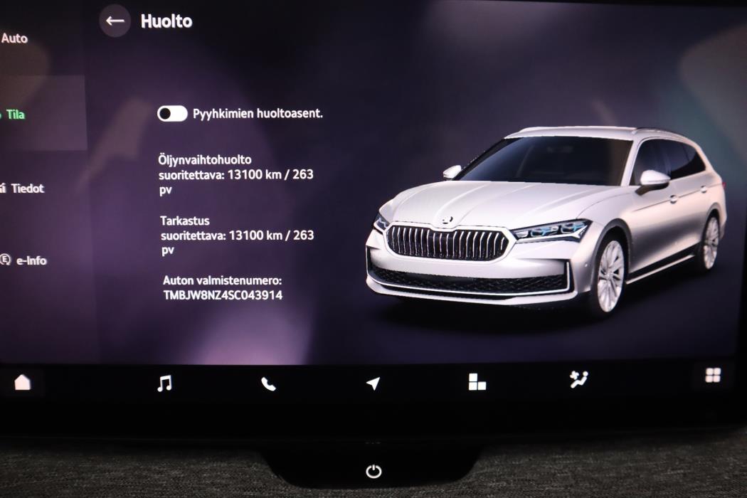 SKODA Superb 2025
