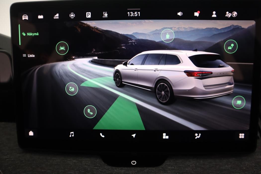 SKODA Superb 2025