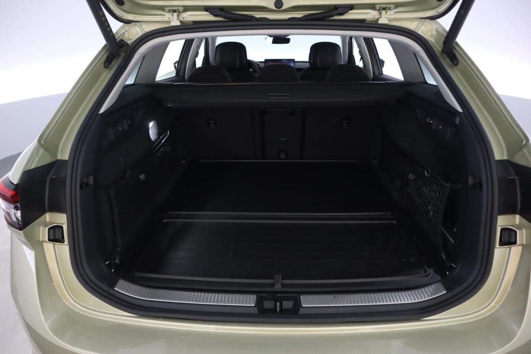 SKODA Superb 2025