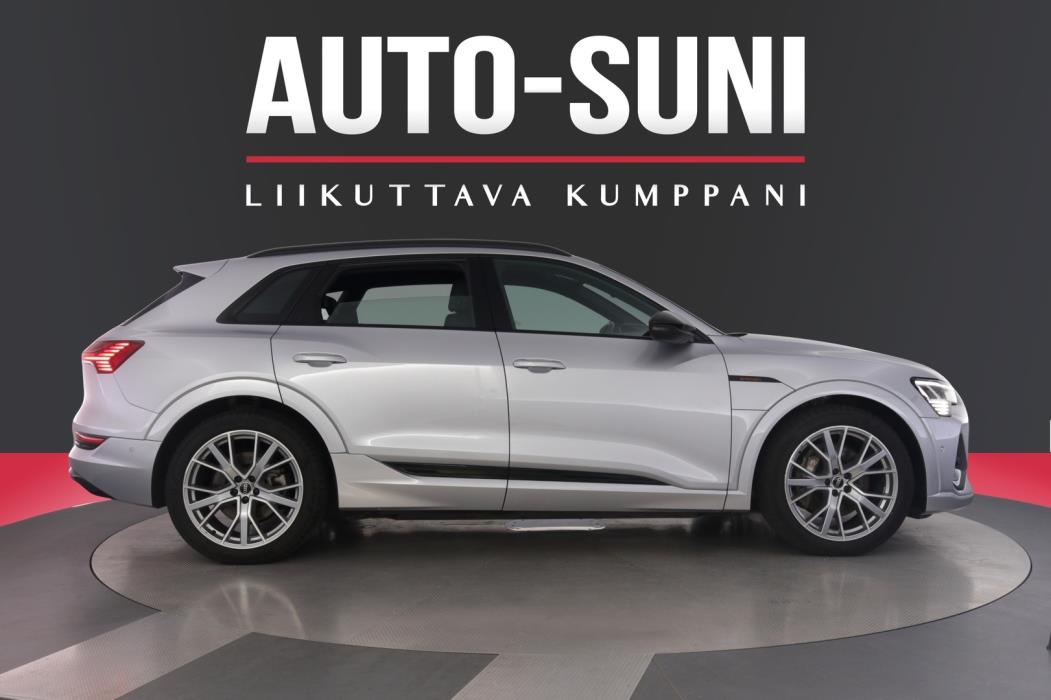 AUDI e-tron 2023
