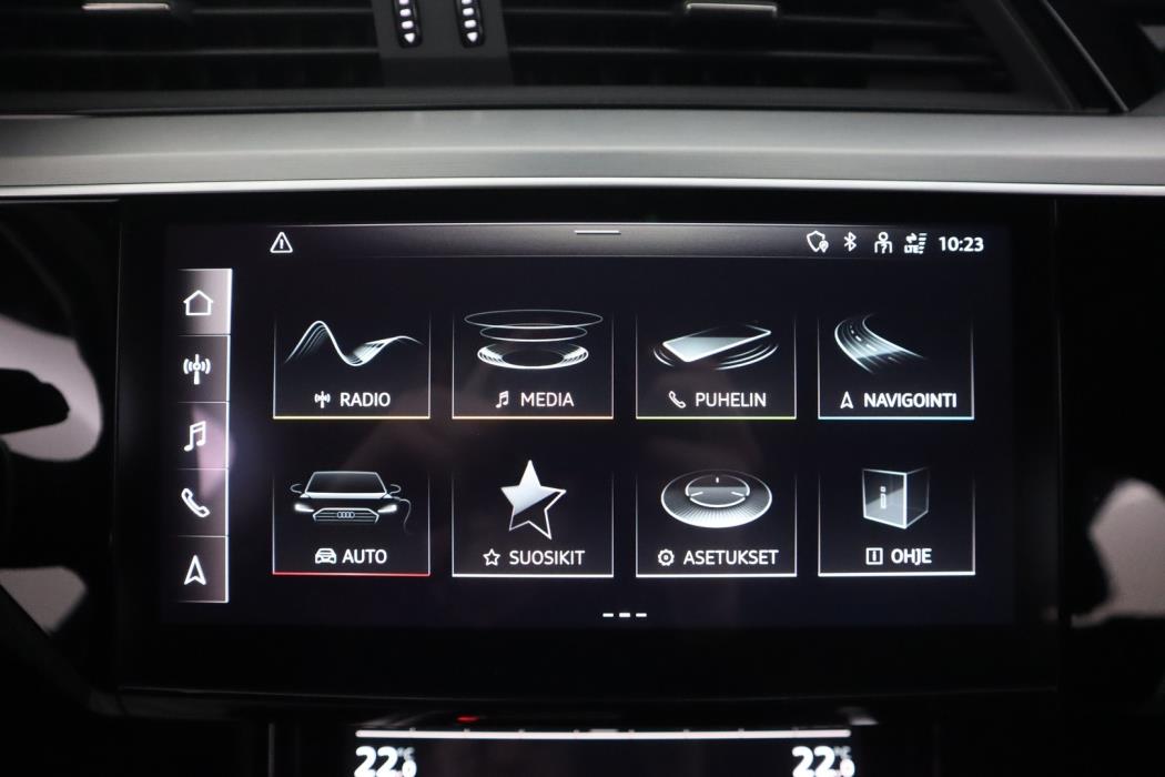 AUDI e-tron 2023