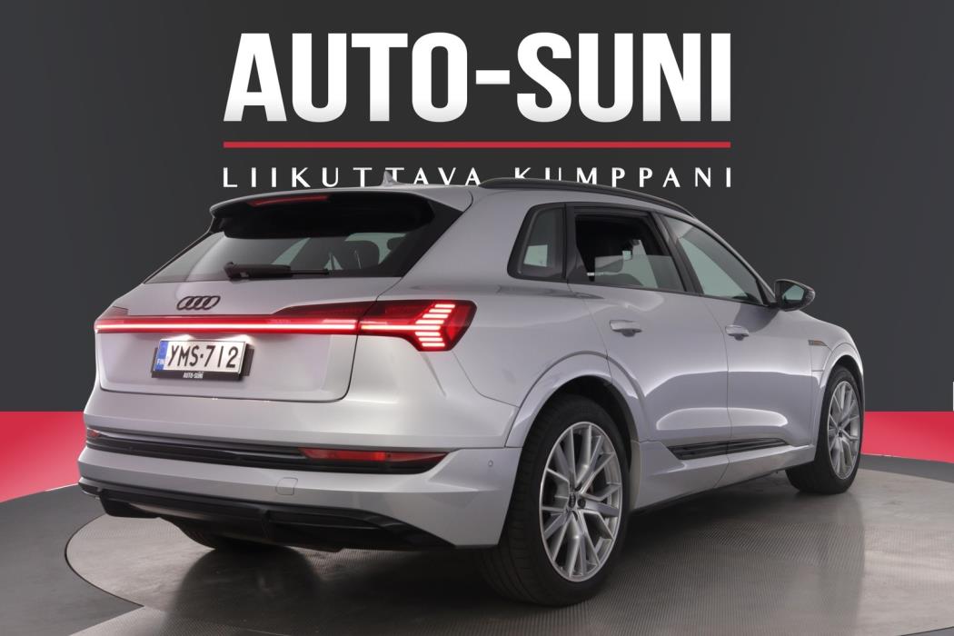 AUDI e-tron 2023