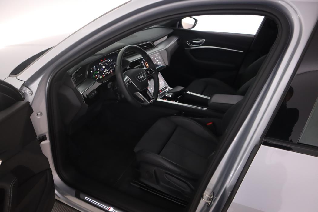 AUDI e-tron 2023