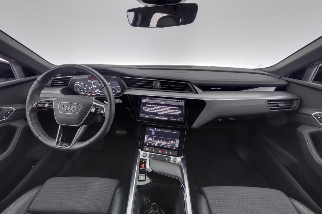 AUDI e-tron 2023