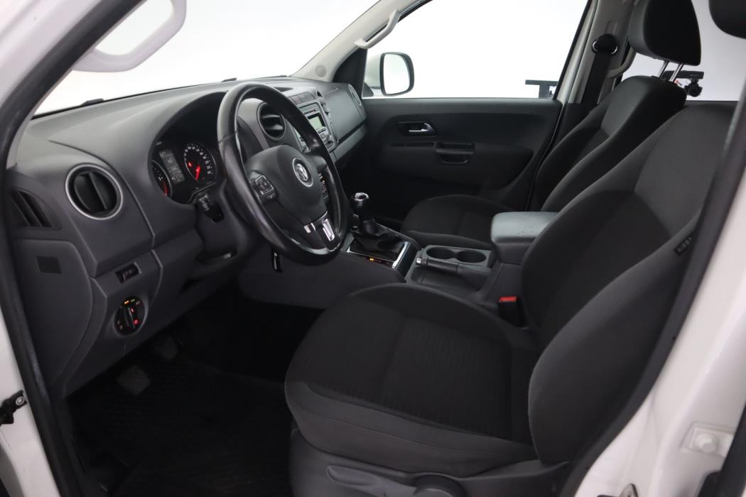 VOLKSWAGEN Amarok 2013