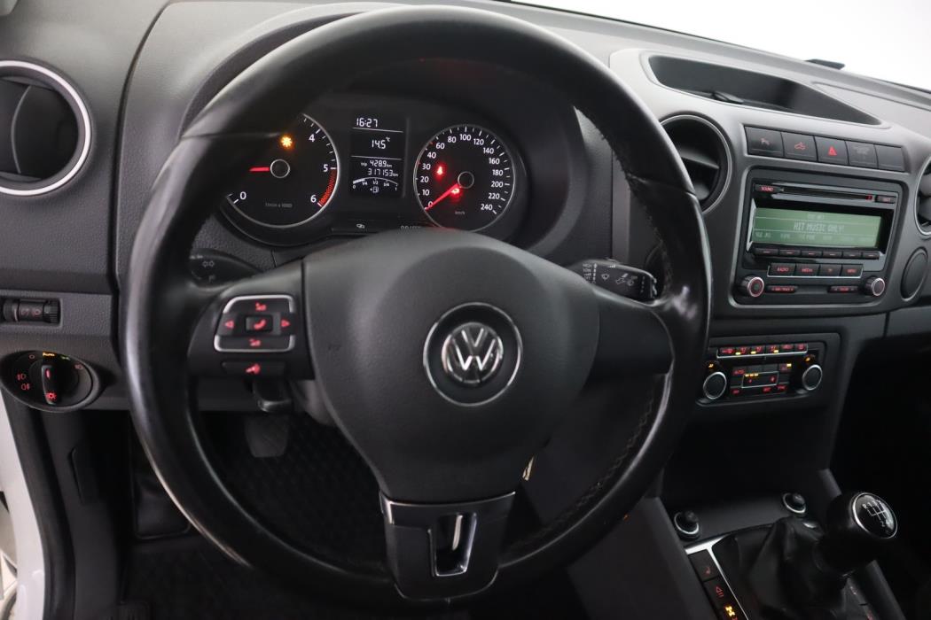 VOLKSWAGEN Amarok 2013