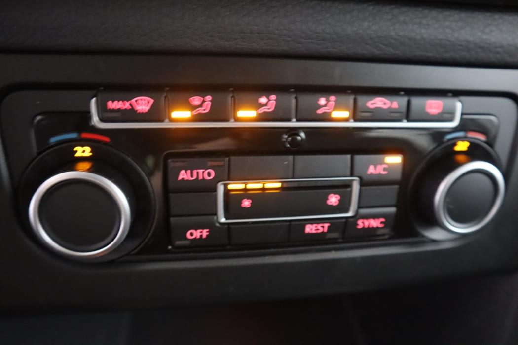 VOLKSWAGEN Amarok 2013