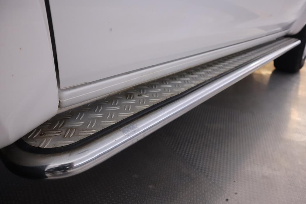 VOLKSWAGEN Amarok 2013