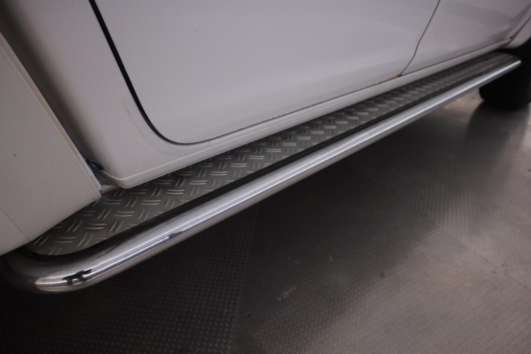 VOLKSWAGEN Amarok 2013