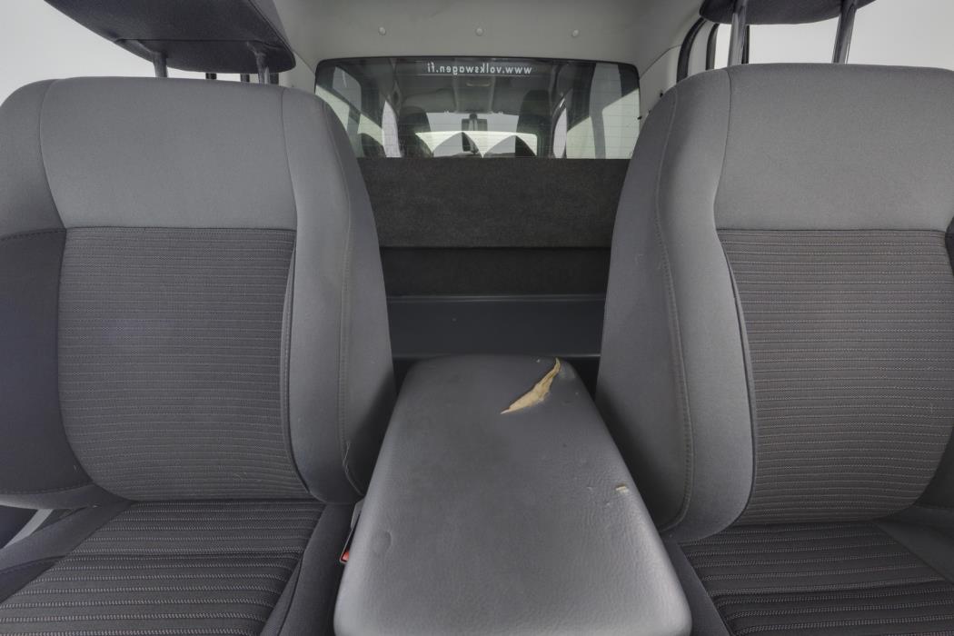 VOLKSWAGEN Amarok 2013