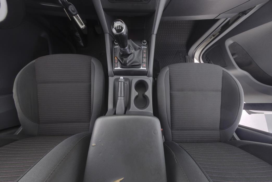 VOLKSWAGEN Amarok 2013