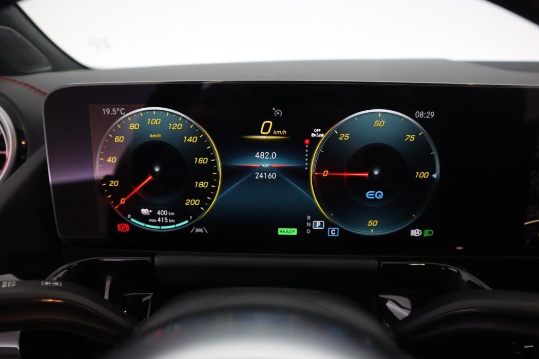 MERCEDES-BENZ EQA 2024