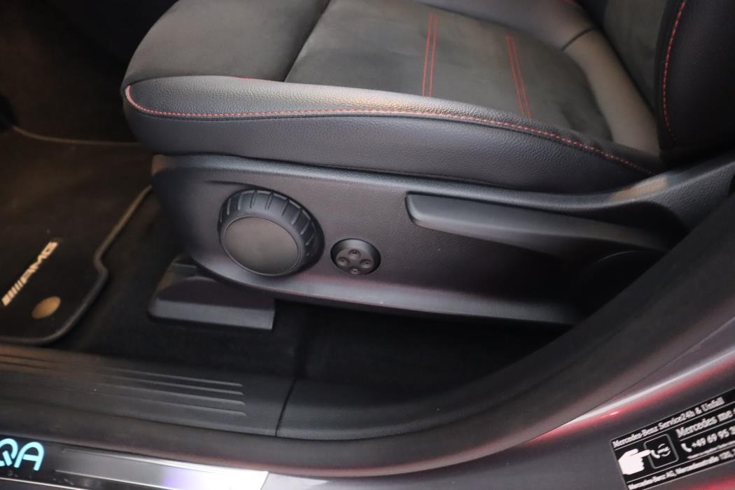 MERCEDES-BENZ EQA 2024