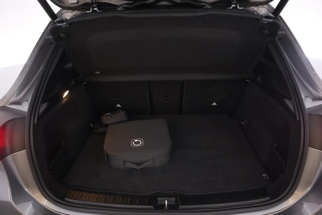 MERCEDES-BENZ EQA 2024