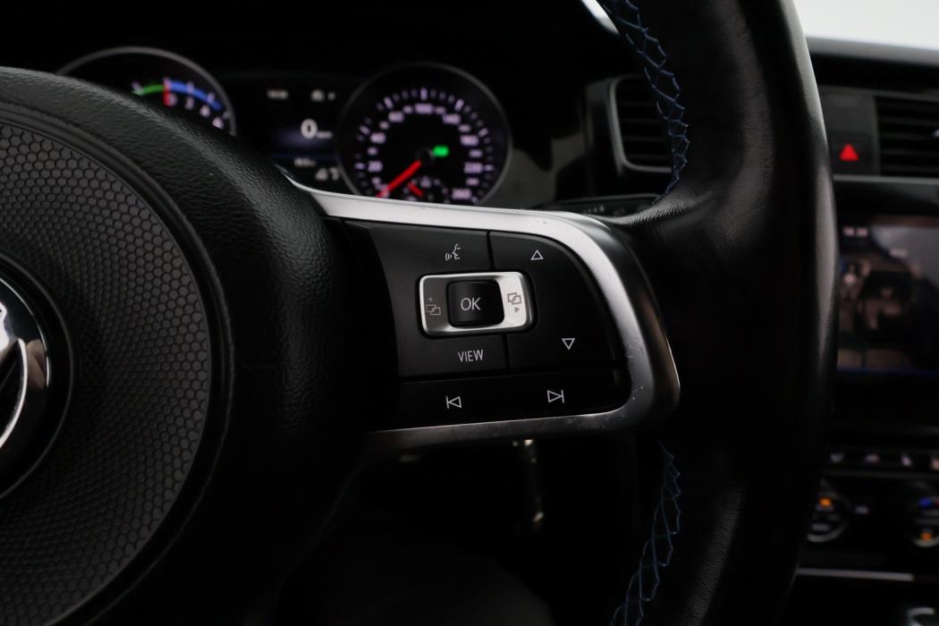 VOLKSWAGEN Golf 2020