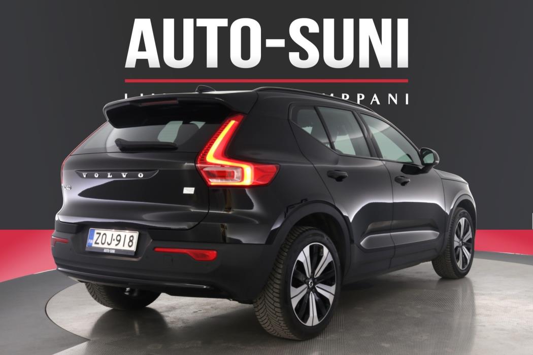 VOLVO XC40 2023