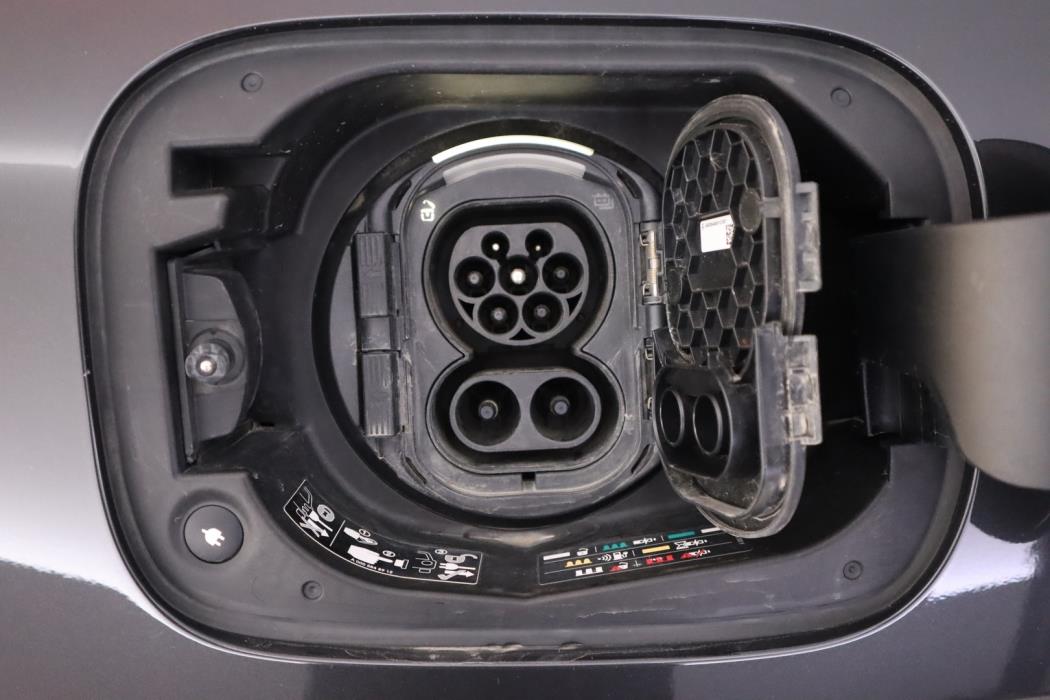 MERCEDES-BENZ EQC 2022