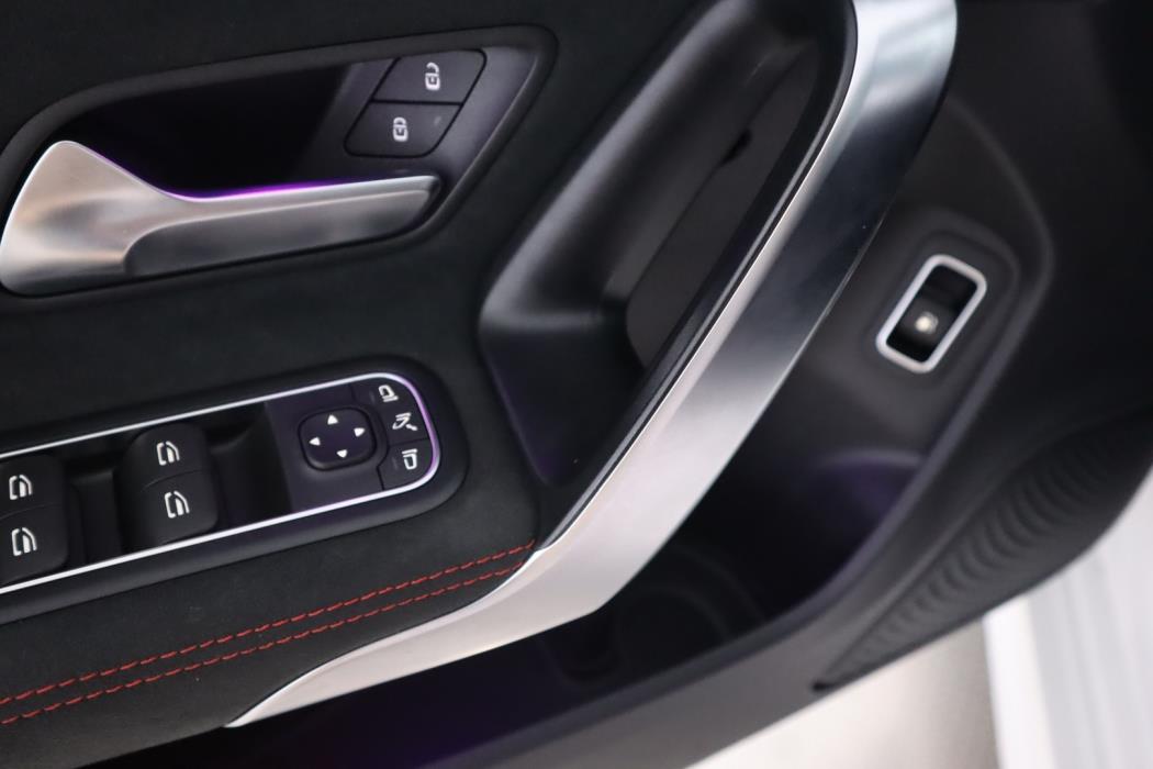 MERCEDES-BENZ CLA 2024