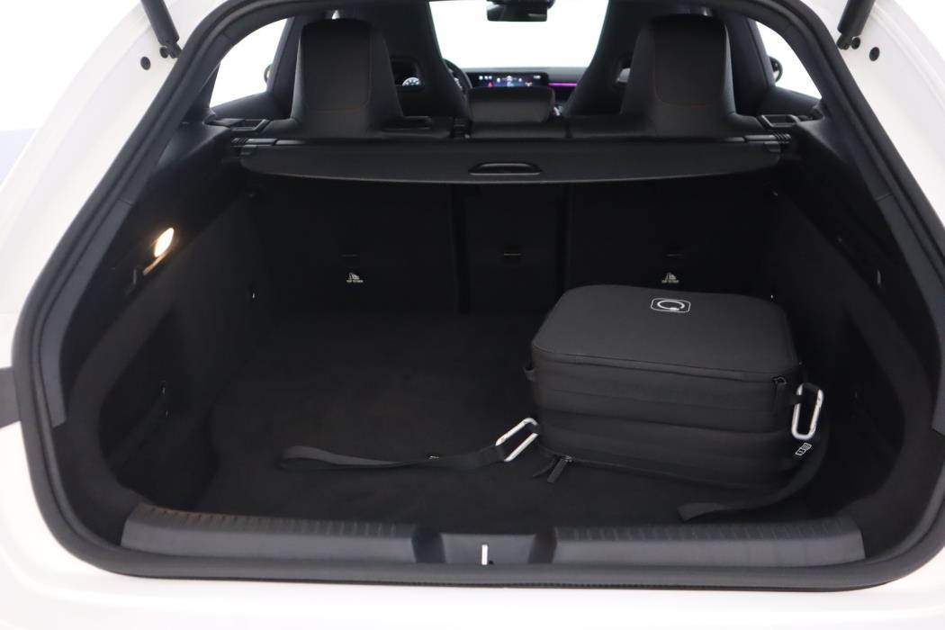 MERCEDES-BENZ CLA 2024