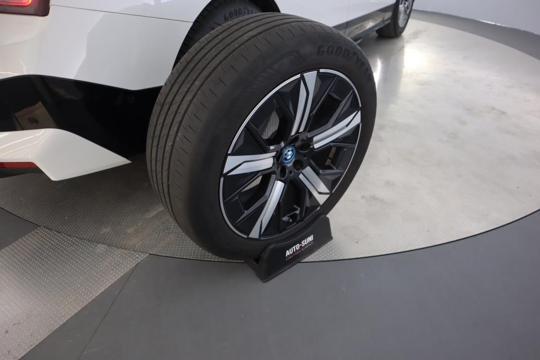 BMW iX 2023