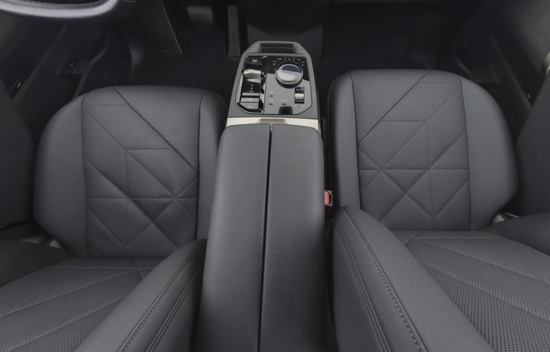 BMW iX 2023