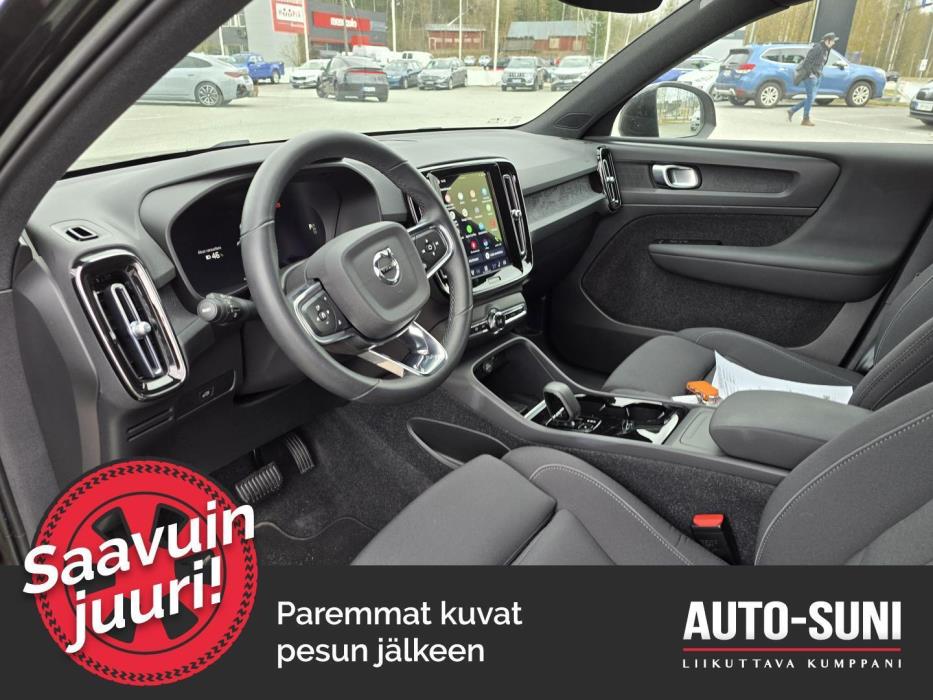 VOLVO XC40 2023