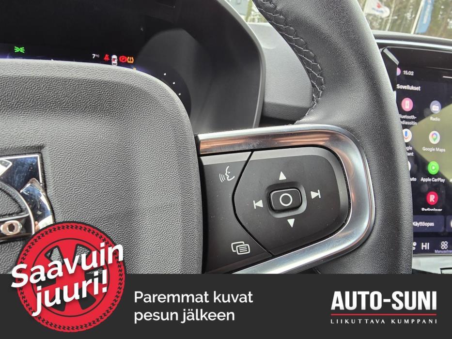 VOLVO XC40 2023