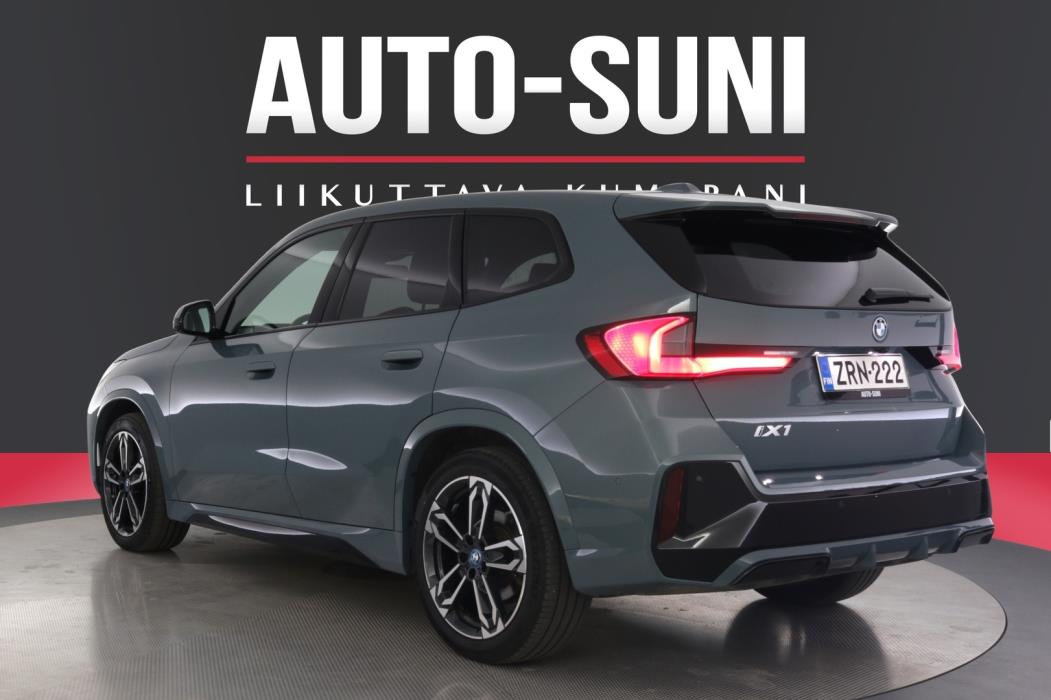 BMW iX1 2023