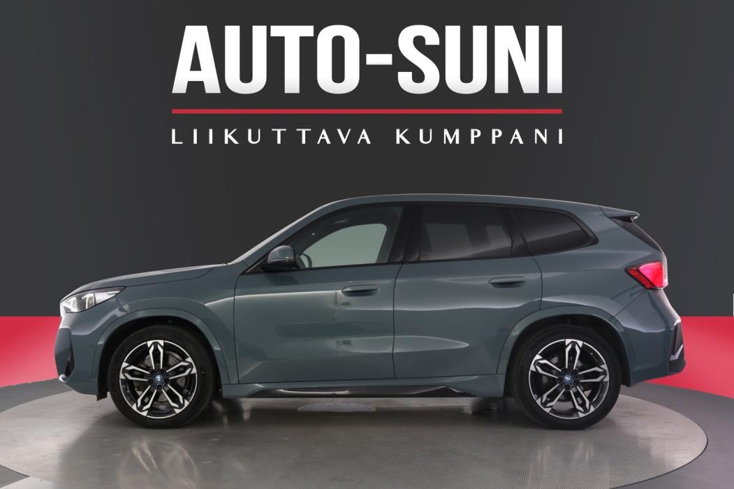 BMW iX1 2023