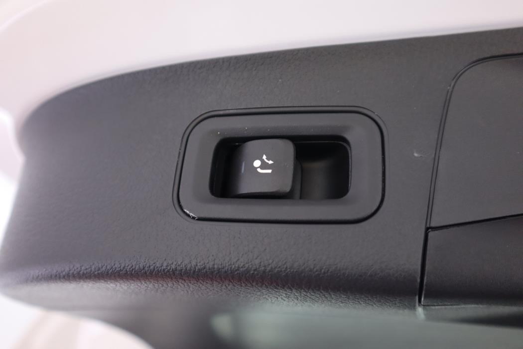 MERCEDES-BENZ GLA 2026