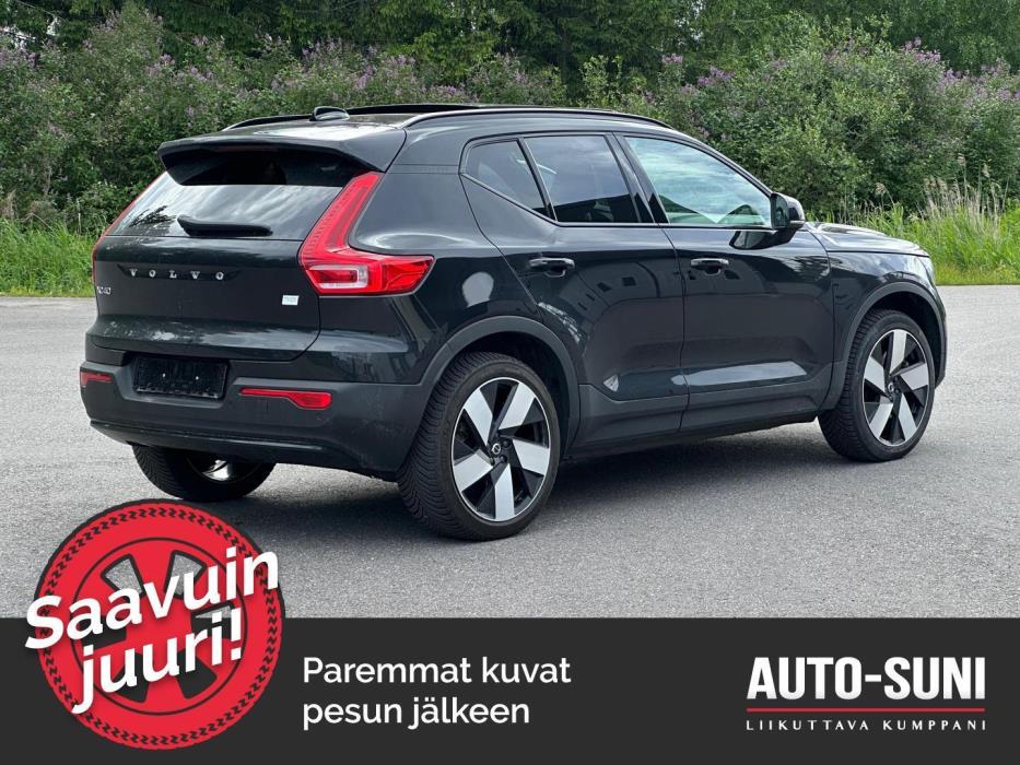 VOLVO XC40 2023