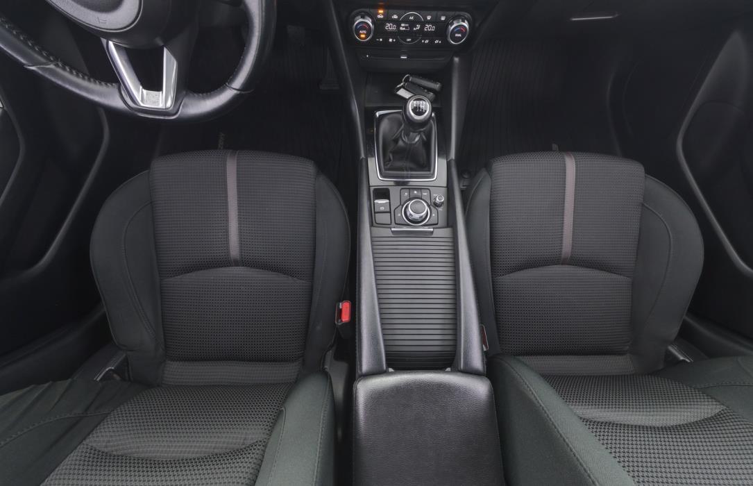MAZDA 3 2017