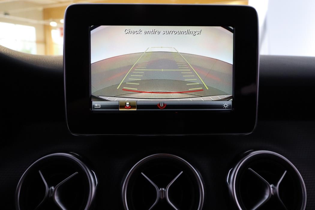 MERCEDES-BENZ GLA 2019