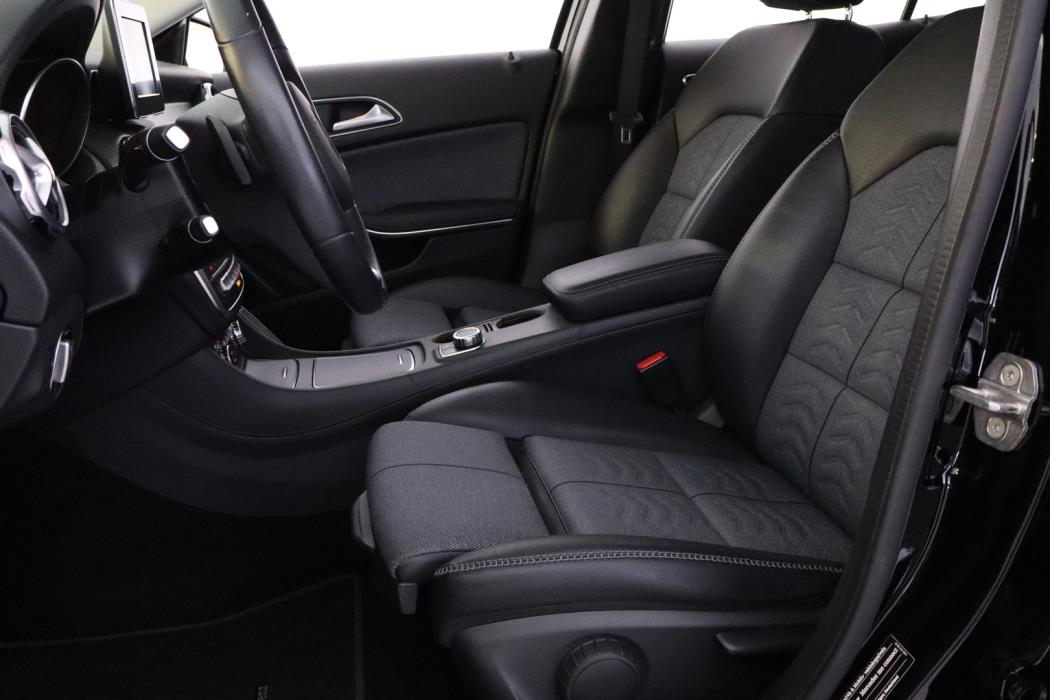 MERCEDES-BENZ GLA 2019