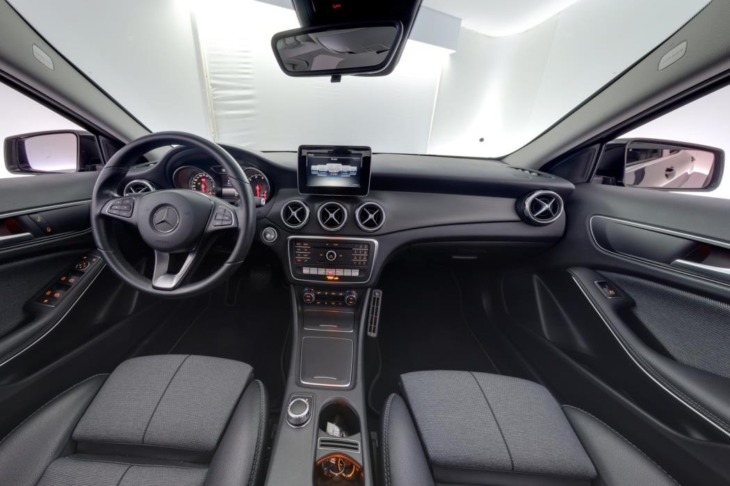 MERCEDES-BENZ GLA 2019