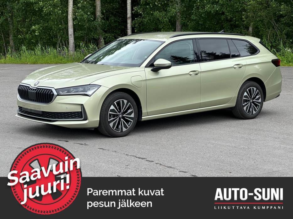 SKODA Superb 2025