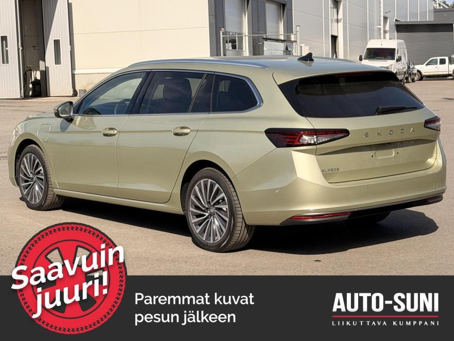 SKODA Superb 2025