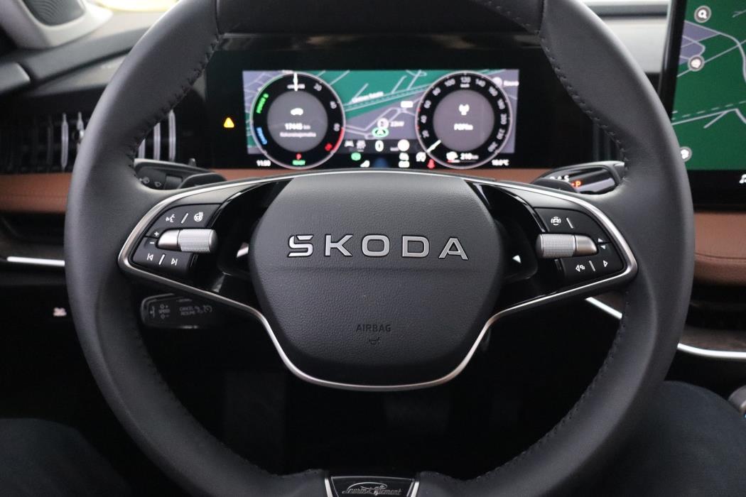 SKODA Superb 2025