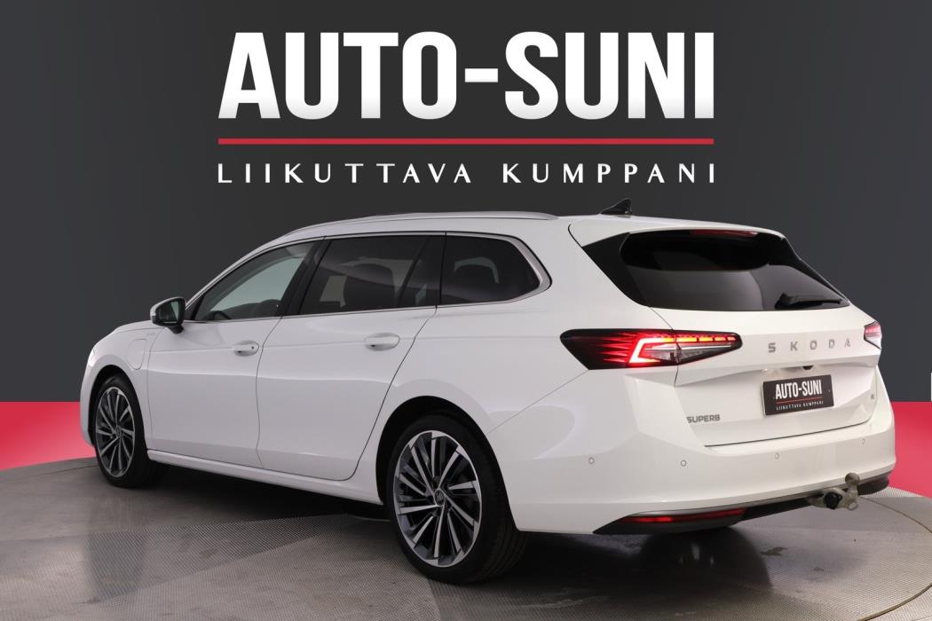 SKODA Superb 2025