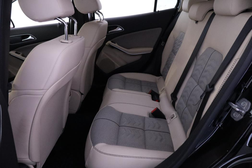 MERCEDES-BENZ GLA 2019