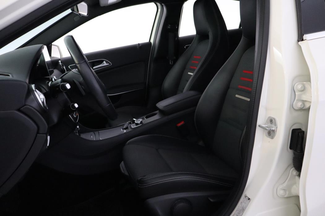 MERCEDES-BENZ A 2017
