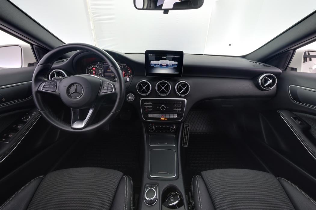 MERCEDES-BENZ A 2017