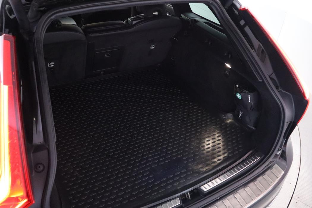 VOLVO V90 2020