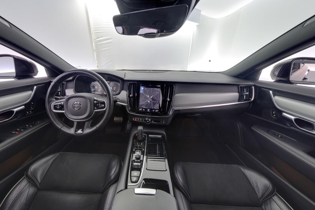 VOLVO V90 2020