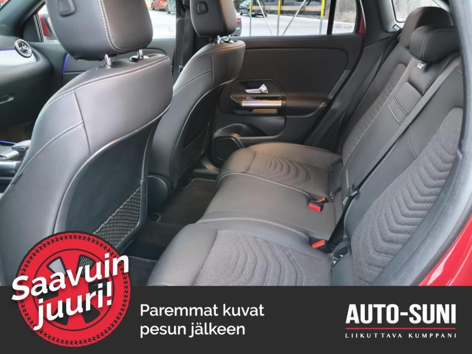 MERCEDES-BENZ EQA 2023