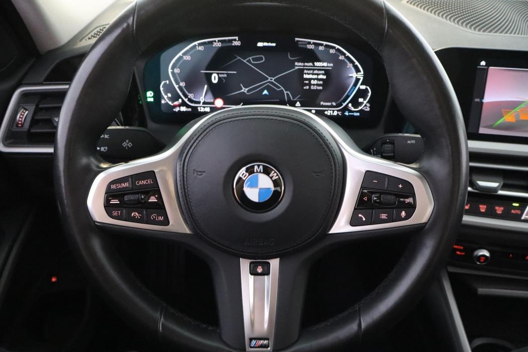 BMW 330 2022