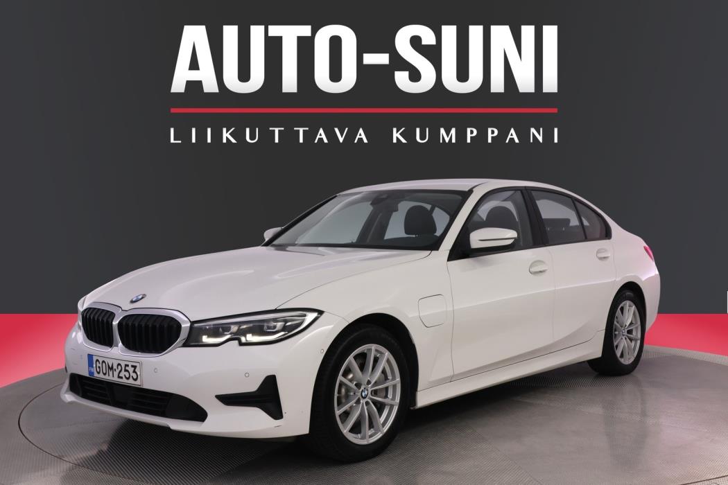 BMW 330 2022