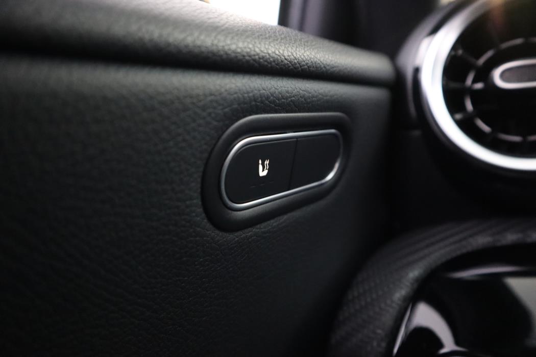 MERCEDES-BENZ A 2020