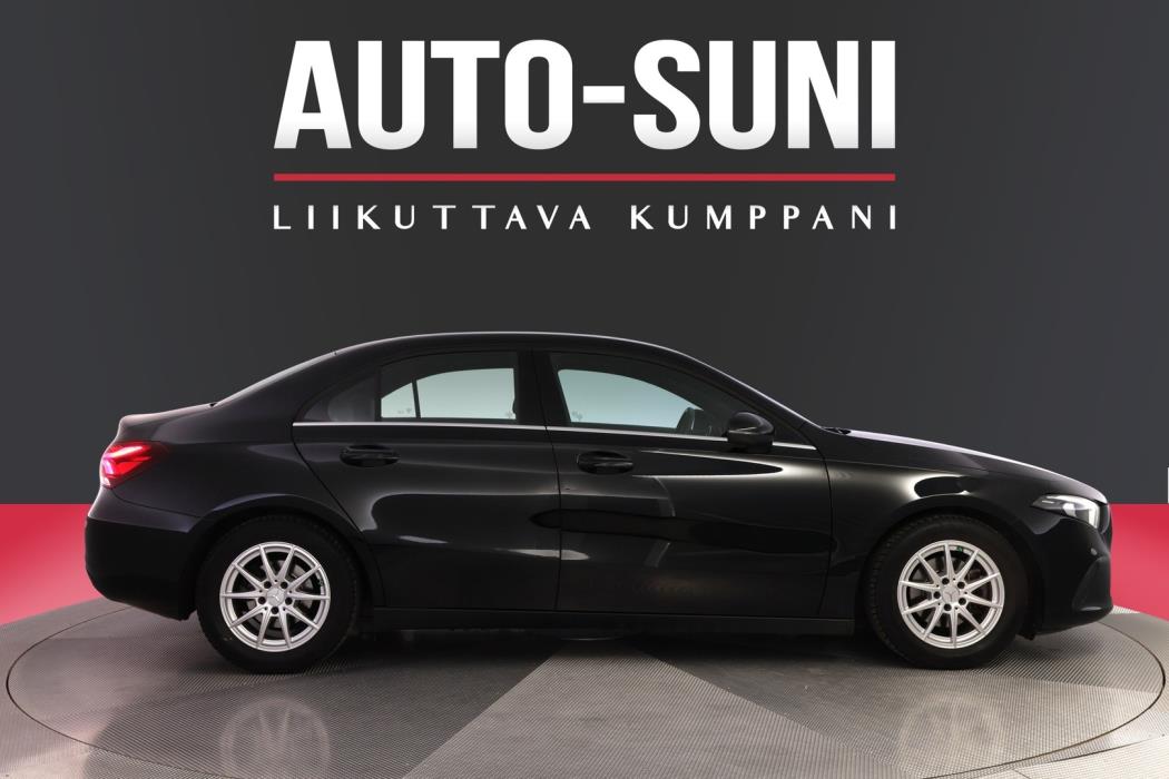 MERCEDES-BENZ A 2020